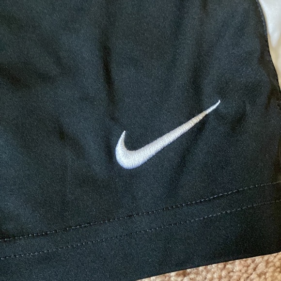 Nike drifit large kids short black and white - Picture 2 of 4